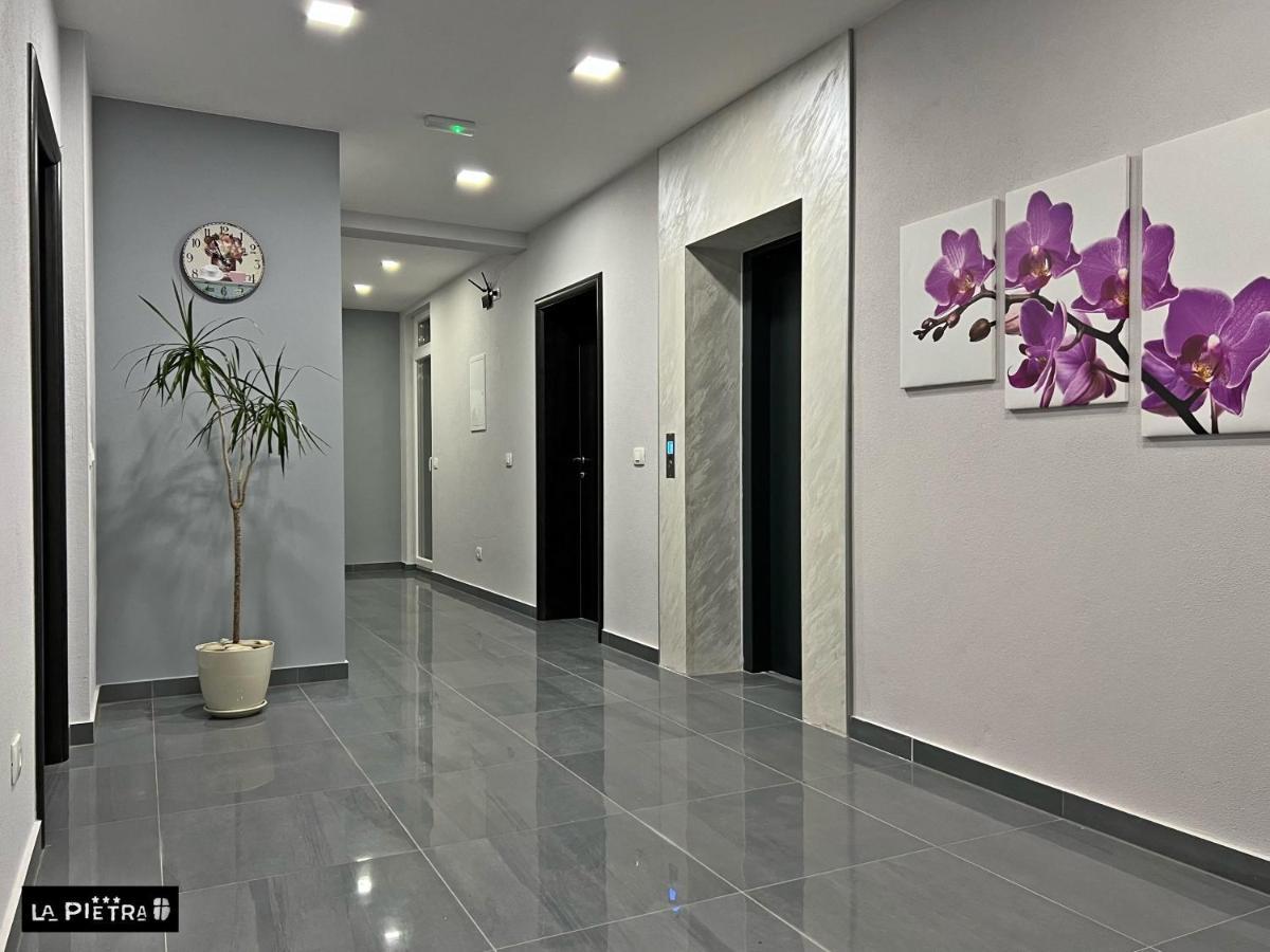 La Pietra Family Hotel เมจูโกเรีย ภายนอก รูปภาพ