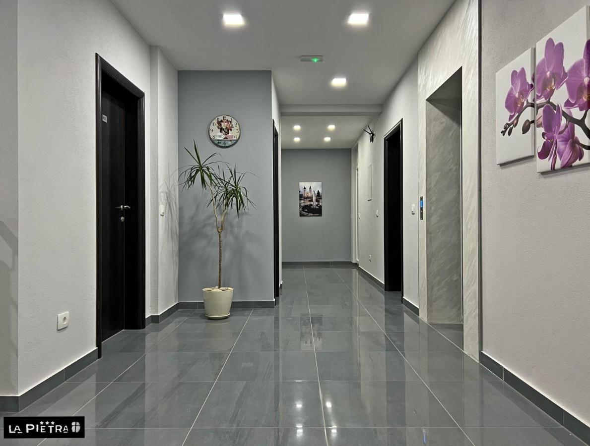 La Pietra Family Hotel เมจูโกเรีย ภายนอก รูปภาพ