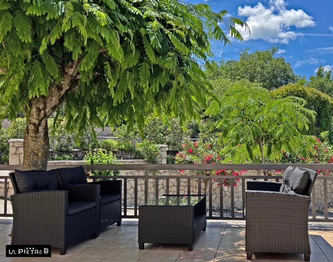 La Pietra Family Hotel เมจูโกเรีย ภายนอก รูปภาพ