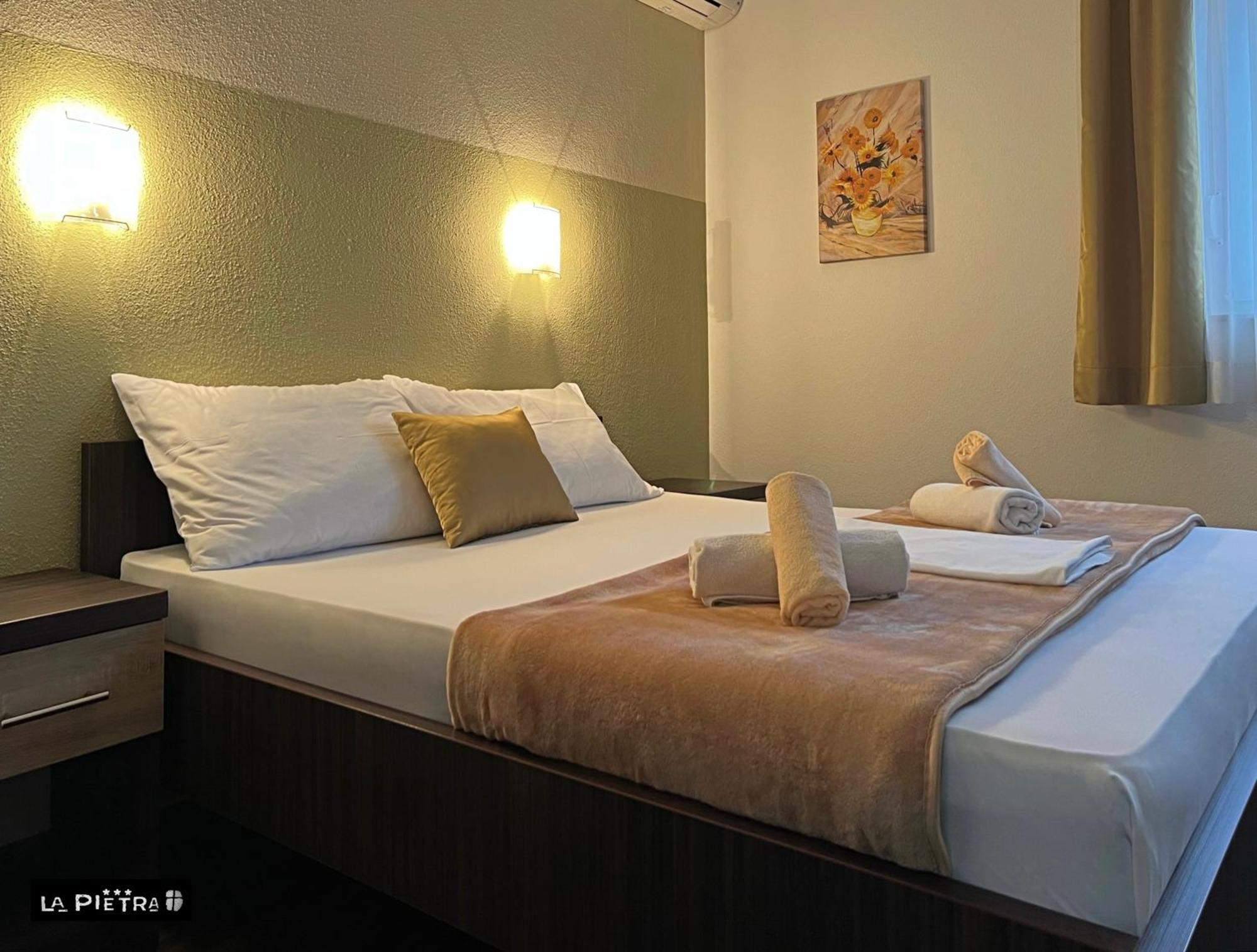 La Pietra Family Hotel เมจูโกเรีย ห้อง รูปภาพ