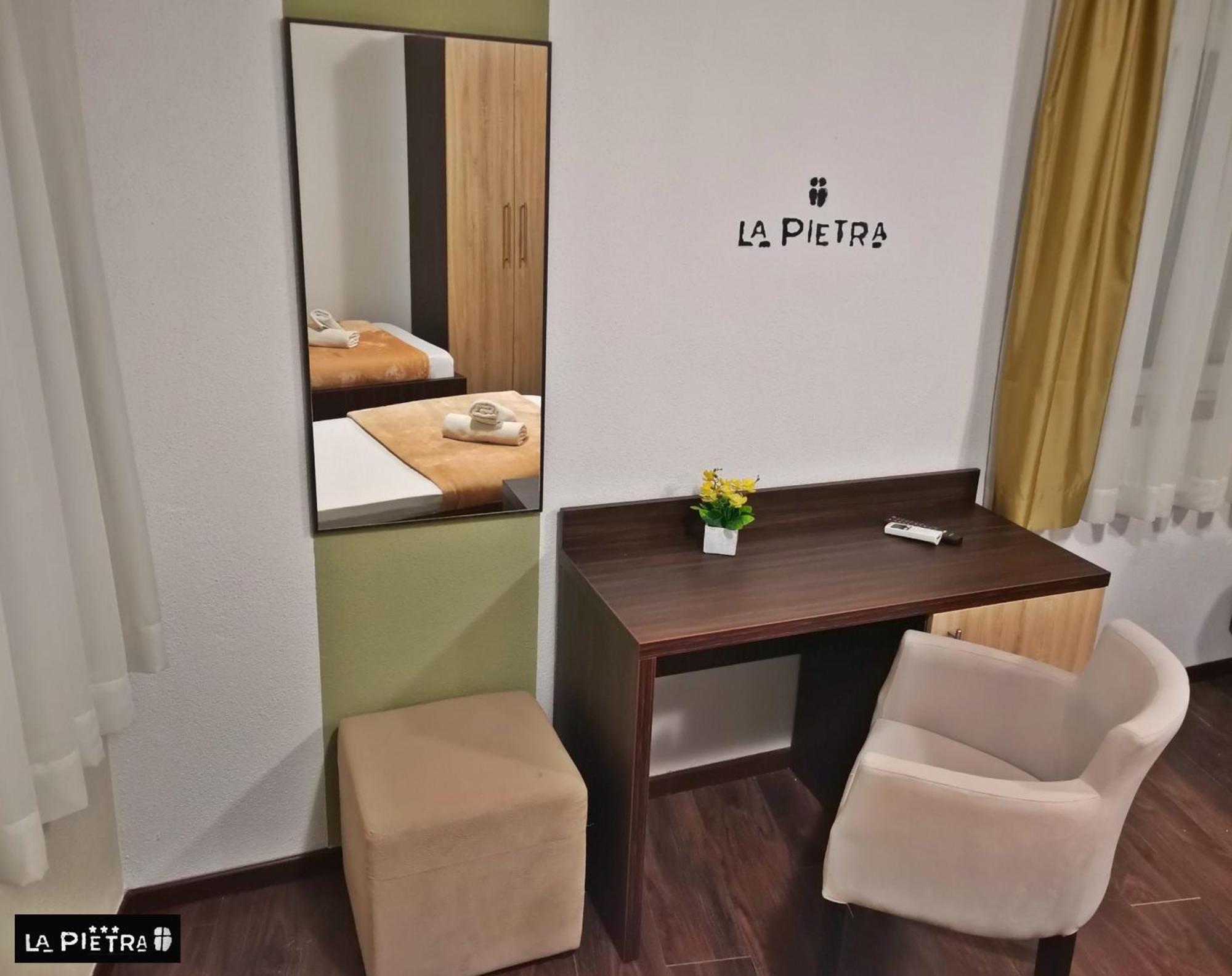 La Pietra Family Hotel เมจูโกเรีย ห้อง รูปภาพ