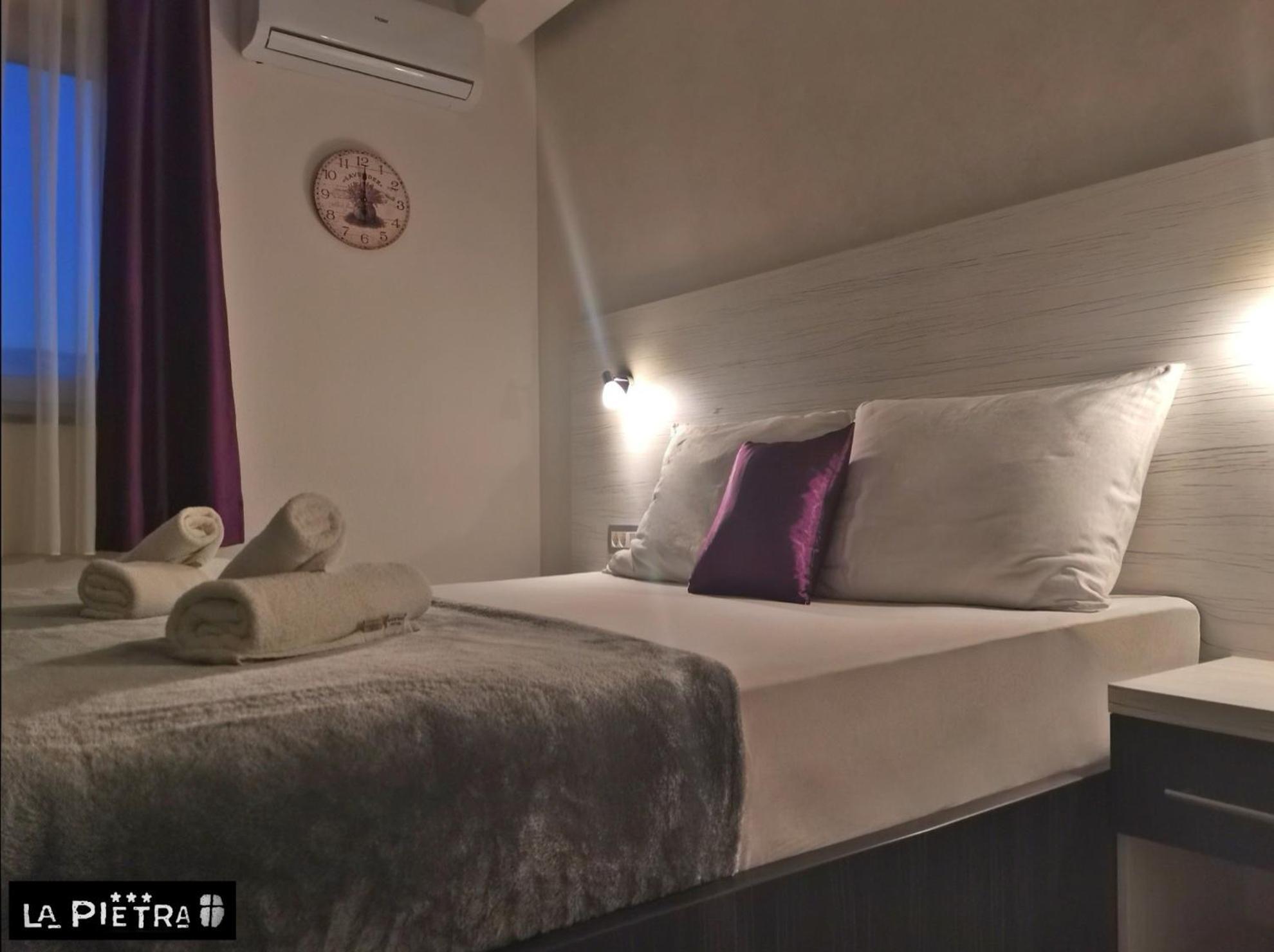 La Pietra Family Hotel เมจูโกเรีย ห้อง รูปภาพ