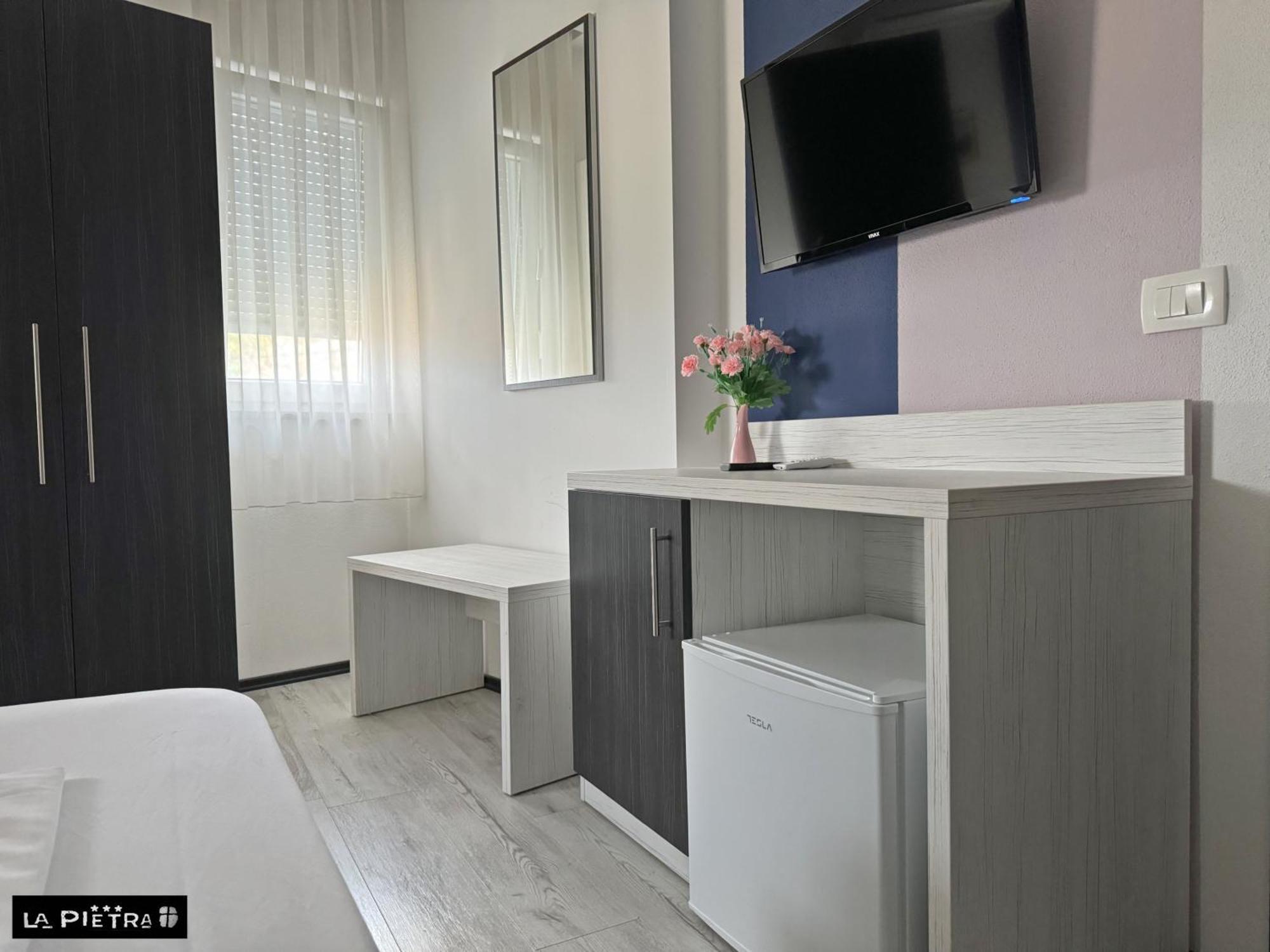 La Pietra Family Hotel เมจูโกเรีย ห้อง รูปภาพ